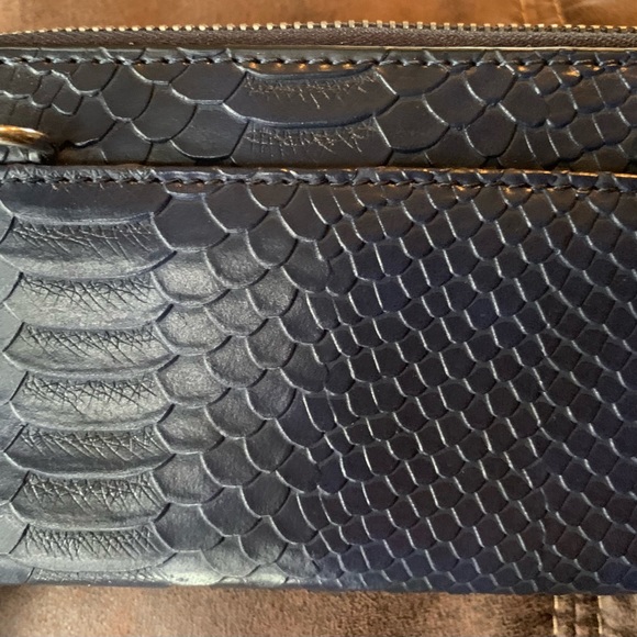 London Fog Wallet - Picture 11 of 13